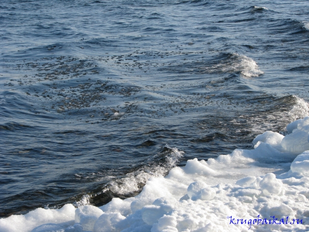 Байкал зимой фото: южное побережье, январь. Photo of Lake Baikal in winter. Southern coast of Lake Baikal, in January
