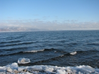 Байкал зимой фото: южное побережье, январь. Photo of Lake Baikal in winter. Southern coast of Lake Baikal in winter, in January